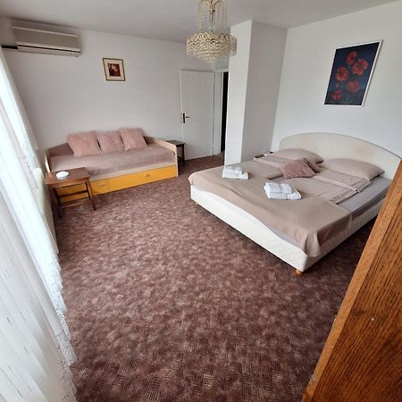 Apartmaji Mojca Pension Križe Buitenkant foto