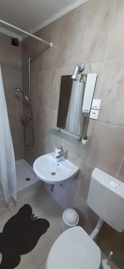 Apartmaji Mojca Pension Križe Buitenkant foto