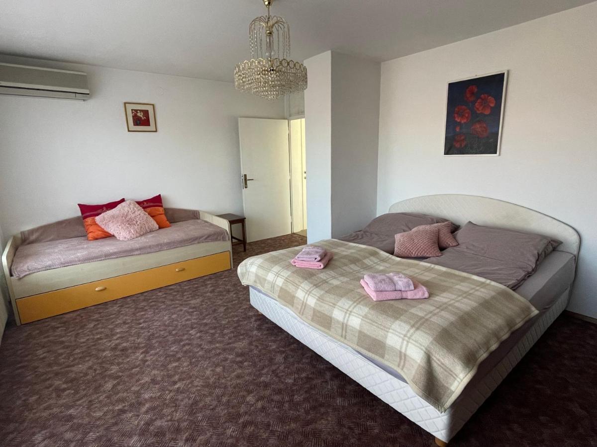 Apartmaji Mojca Pension Križe Buitenkant foto