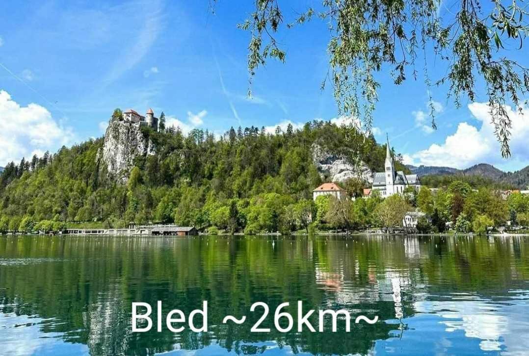 Apartmaji Mojca Pension Križe Buitenkant foto