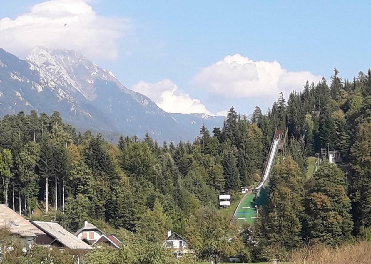 Apartmaji Mojca Pension Križe Buitenkant foto